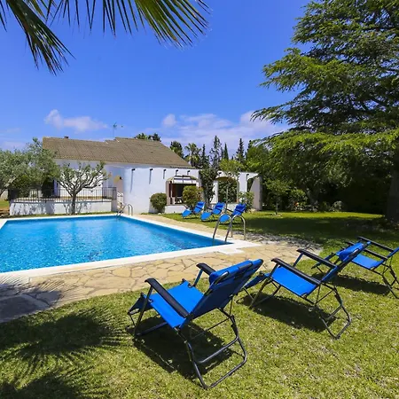 ヴィラ Adelfa サロウ